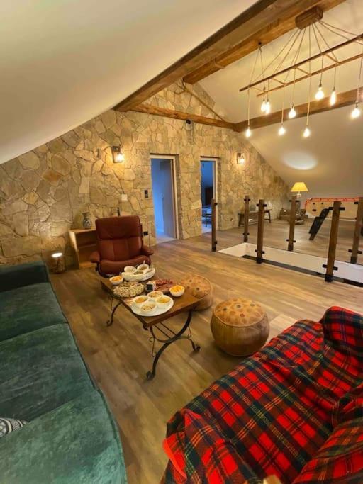 Gite Confort 15 Couchages, Vue Panoramique Montagne Hautes Alpes, Terrasses Эмбрён Экстерьер фото