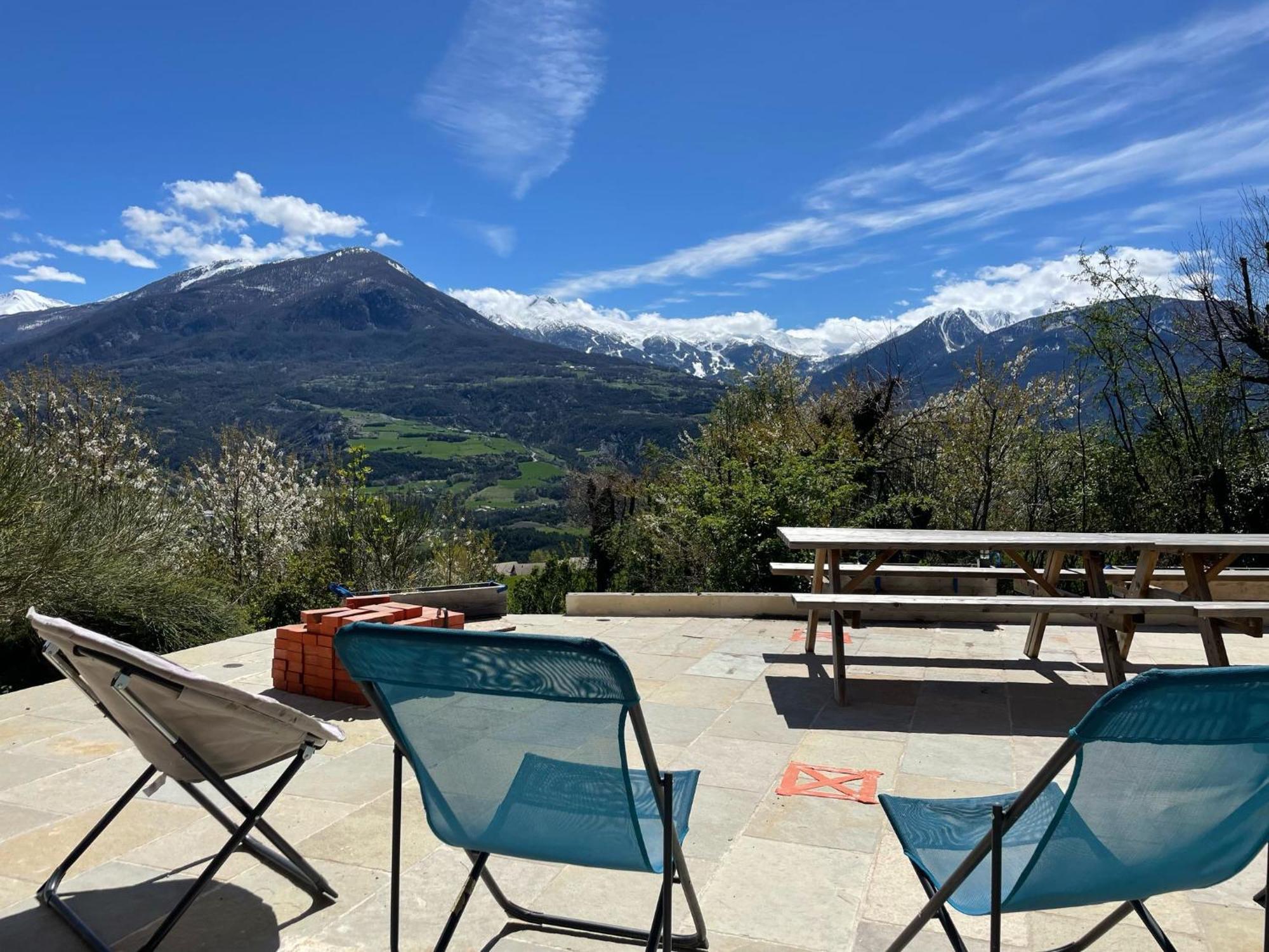 Gite Confort 15 Couchages, Vue Panoramique Montagne Hautes Alpes, Terrasses Эмбрён Экстерьер фото