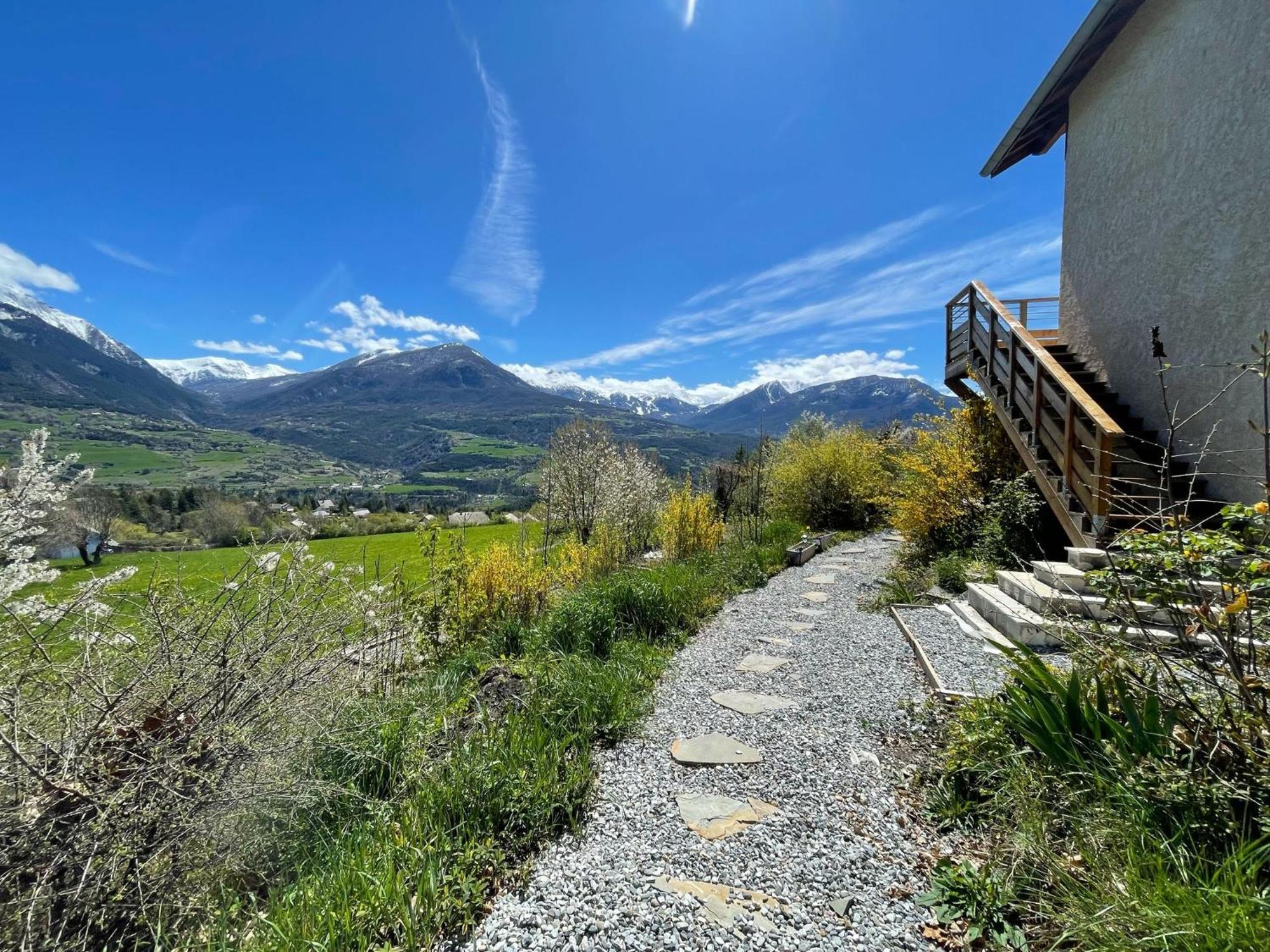 Gite Confort 15 Couchages, Vue Panoramique Montagne Hautes Alpes, Terrasses Эмбрён Экстерьер фото