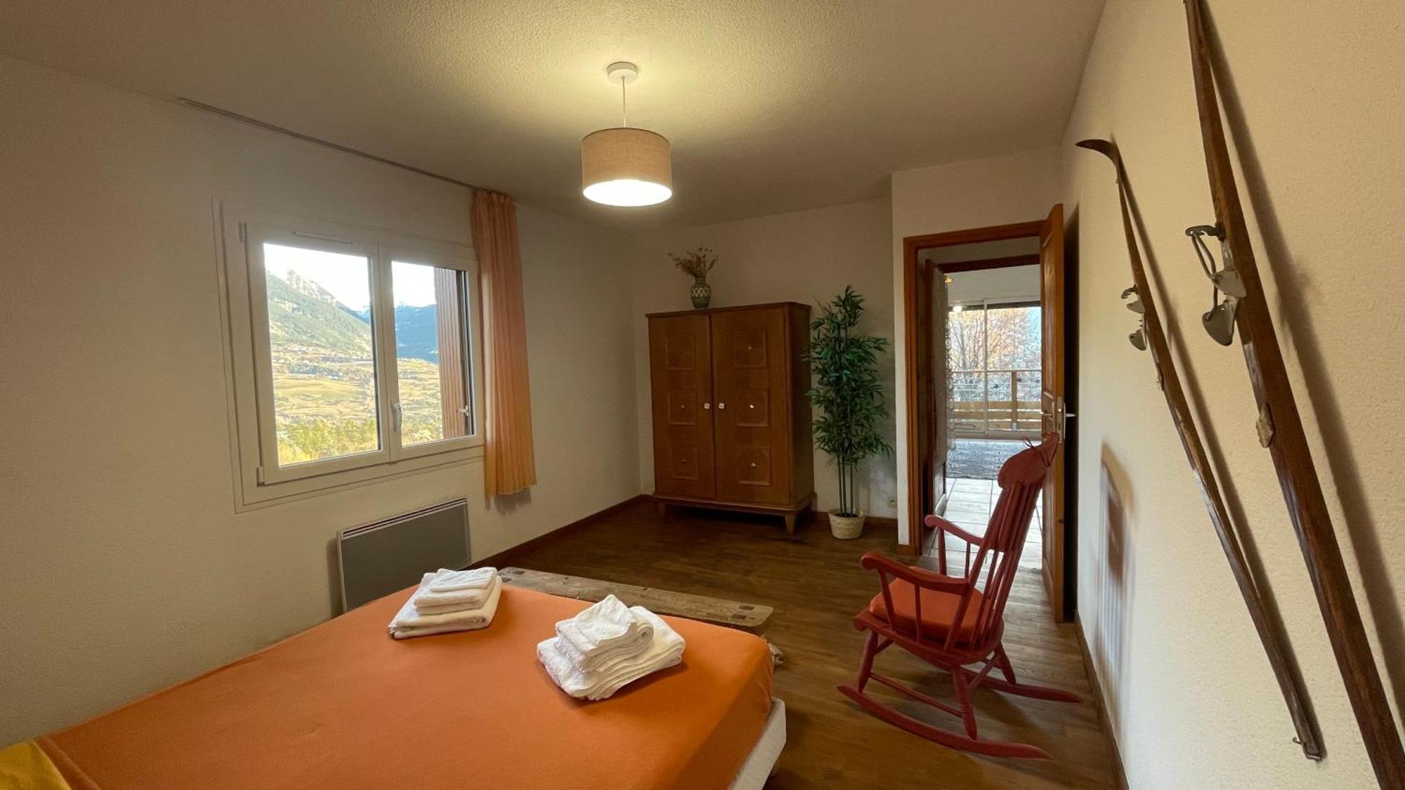 Gite Confort 15 Couchages, Vue Panoramique Montagne Hautes Alpes, Terrasses Эмбрён Экстерьер фото